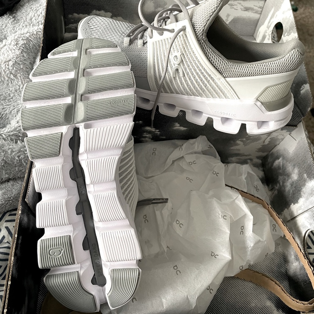 Brand NEW, never worn On Cloudswift running shoes.